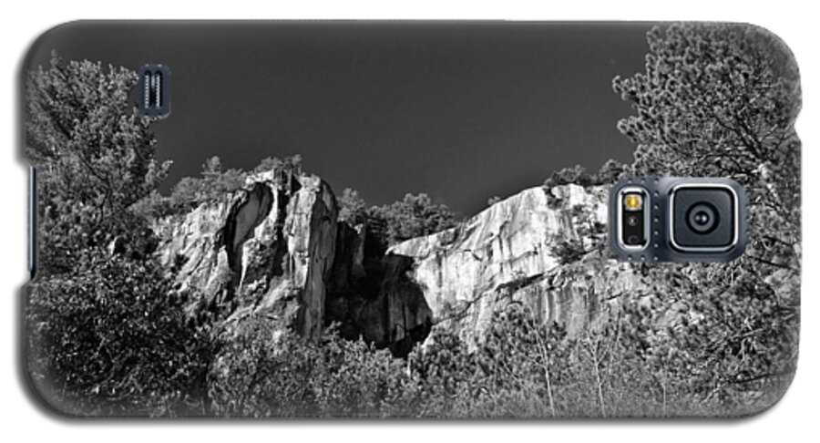 Landscape Galaxy S5 Case featuring the photograph Cathedral Ledge by Nancy De Flon