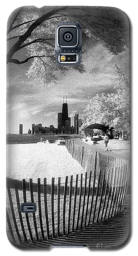 Chicago Galaxy S5 Case featuring the photograph Chicago Lakefront Infrared by Martin Konopacki
