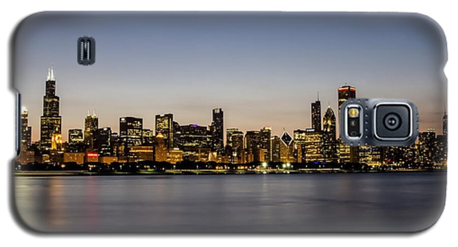 Chicago Skyline Galaxy S5 Case featuring the photograph Classic Chicago skyline at dusk by Sven Brogren