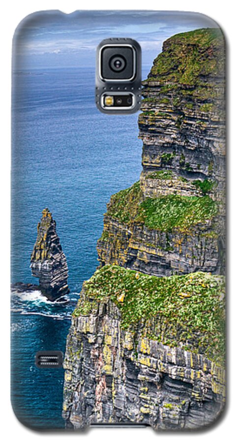 Cliffs Galaxy S5 Case featuring the photograph Cliffs of Moher 41 by Douglas Barnett
