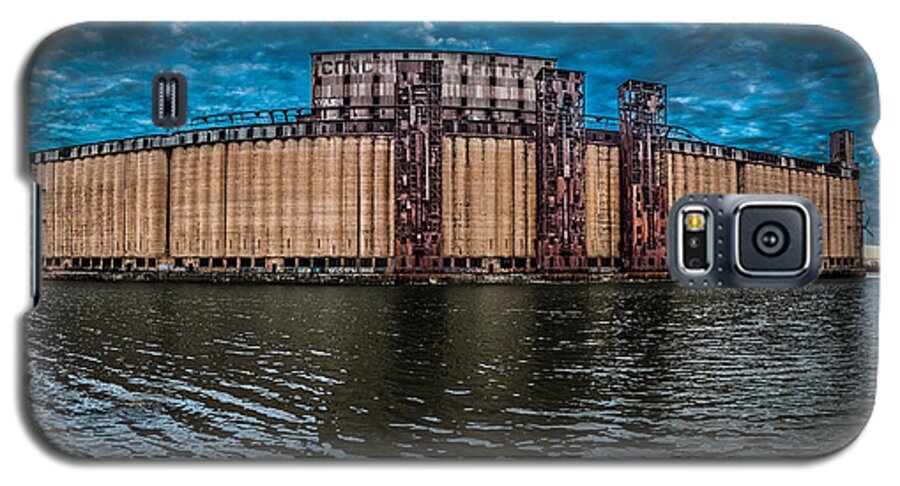 Central Galaxy S5 Case featuring the photograph Concrete Central N1 by Chris Bordeleau