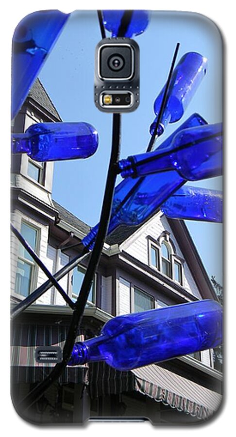 Victorian House Galaxy S5 Case featuring the photograph Contrast by Jean Goodwin Brooks