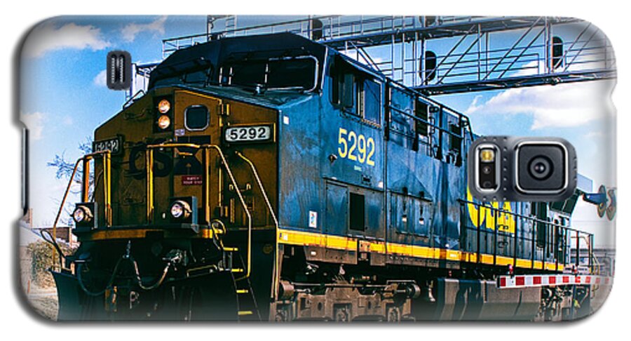 Csx 5292 Galaxy S5 Case featuring the photograph CSX 5292 Warner Street Crossing by Bill Swartwout