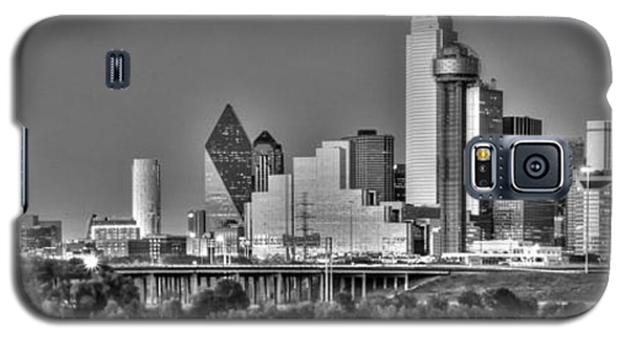 Dallas Galaxy S5 Case featuring the photograph Dallas the new Gotham City by Jonathan Davison