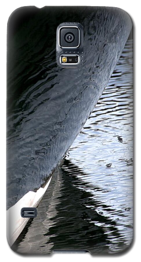 Newel Hunter Galaxy S5 Case featuring the photograph Dark Hull by Newel Hunter