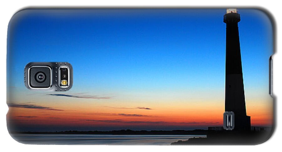 Barnegat Lighthouse Galaxy S5 Case featuring the photograph Dawn at Barnegat Light by James Kirkikis