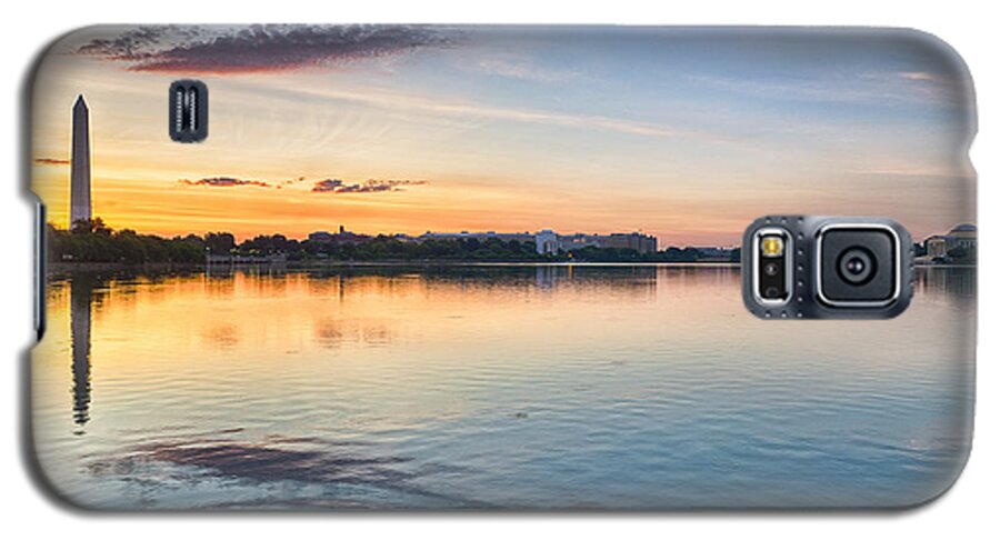 Tidal Basin Galaxy S5 Case featuring the photograph Democracy Awakens by Sebastian Musial