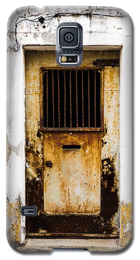 Weathered Door Galaxy S5 Case featuring the photograph Door No 48 by Marco Oliveira