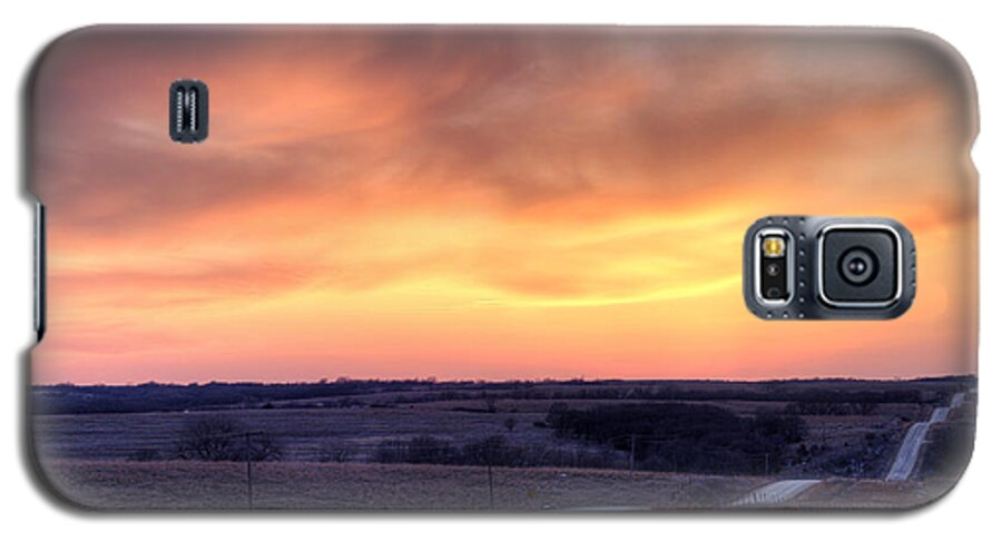 Sunset Galaxy S5 Case featuring the photograph Down to the Rolling Hills by Art Whitton