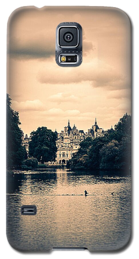 Birds Galaxy S5 Case featuring the photograph Dreamy Palace by Lenny Carter