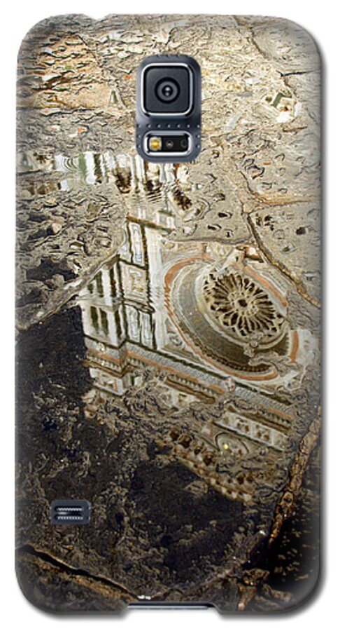 Italy Galaxy S5 Case featuring the photograph Duomo Reflected in Rain I I by Caroline Stella