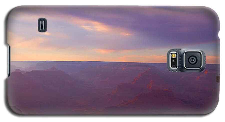 Dusk Galaxy S5 Case featuring the photograph Dusk at the Grand Canyon by Tom Kelly