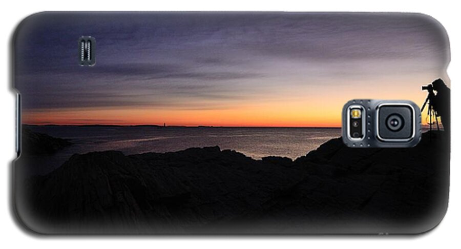 First Light Galaxy S5 Case featuring the photograph Early Bird by Paul Noble