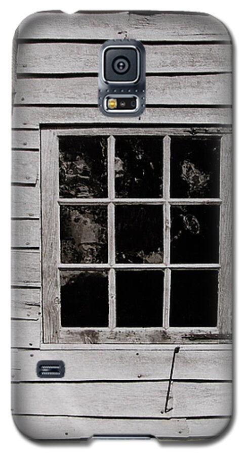 Ephrata Cloisters Galaxy S5 Case featuring the photograph Ephrata Cloisters Window by Jacqueline M Lewis