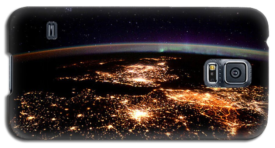 Satellite Image Galaxy S5 Case featuring the photograph Europe At Night, Satellite View by Science Source