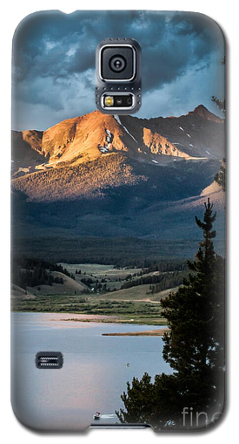 Evening Light Galaxy S5 Case featuring the photograph Evening Light by Jim McCain
