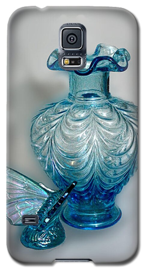 Art Galaxy S5 Case featuring the photograph Fenton Blue by Linda Phelps