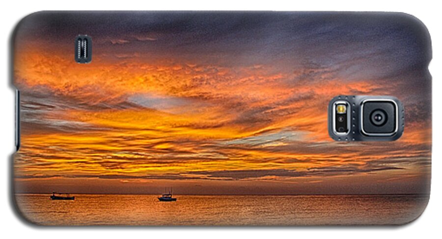 Sunset Galaxy S5 Case featuring the photograph Fire In The Sky by Phil Abrams
