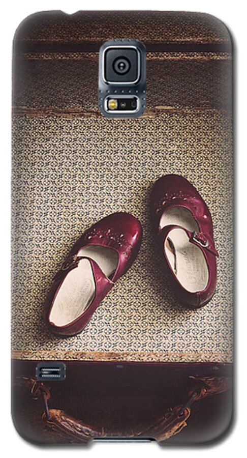 Shoe Galaxy S5 Case featuring the photograph Forgotten by Amy Weiss