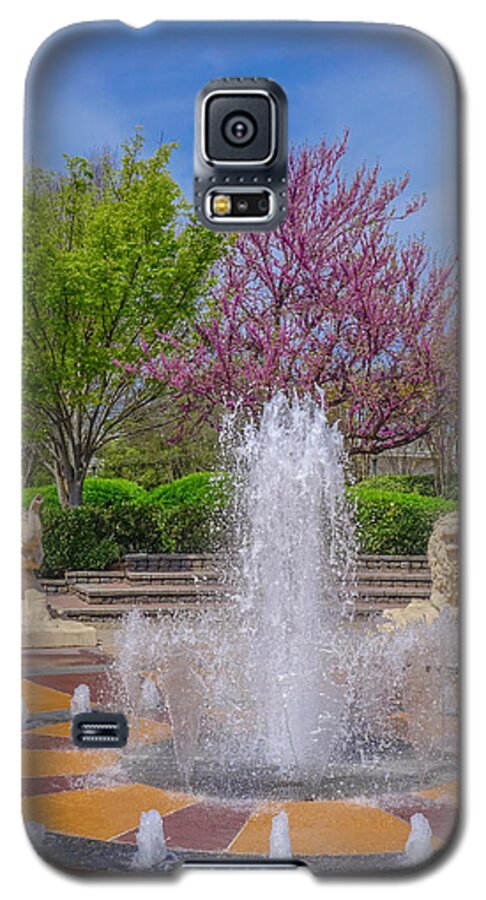 Chattanooga Galaxy S5 Case featuring the photograph Fountain in Coolidge Park by Tom and Pat Cory
