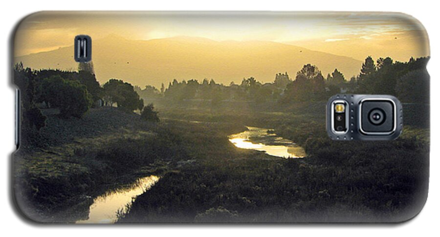 Landscape Galaxy S5 Case featuring the photograph Fremont Dawn by Ellen Cotton