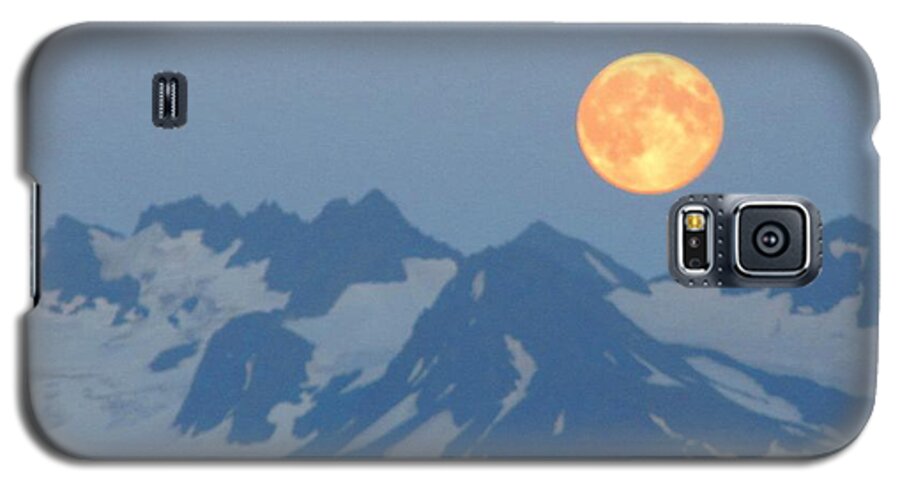 Moon Galaxy S5 Case featuring the photograph Full moon over Homer by Lisa Dunn