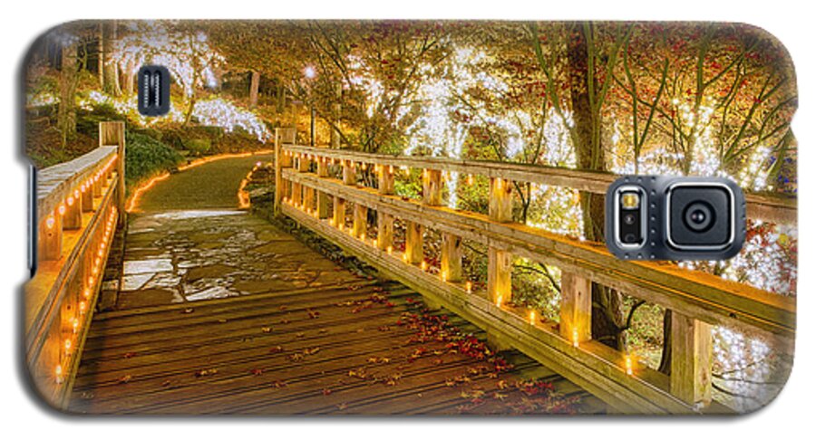 Garvan Galaxy S5 Case featuring the photograph Golden Bridge by Daniel George