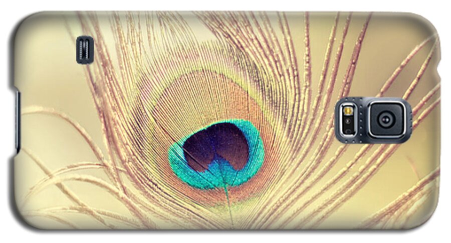 Peacock Feather Galaxy S5 Case featuring the photograph Golden Feather by Amy Tyler