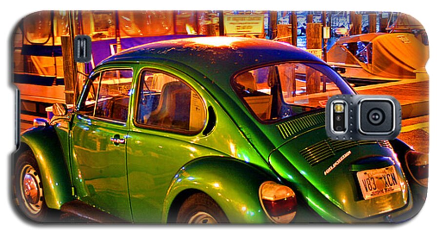 Volkswagen Galaxy S5 Case featuring the photograph Green Beetle by Christopher McKenzie