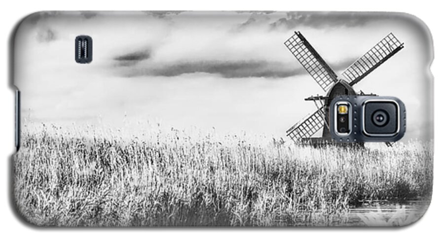 Pump Galaxy S5 Case featuring the photograph Herringfleet V by Jack Torcello