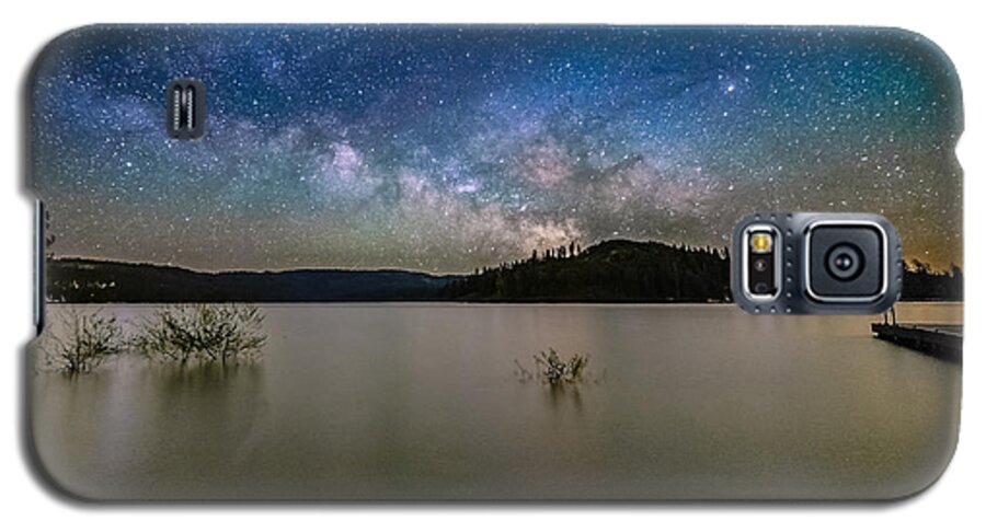 Milky Way Galaxy S5 Case featuring the photograph Ice House by Mike Ronnebeck