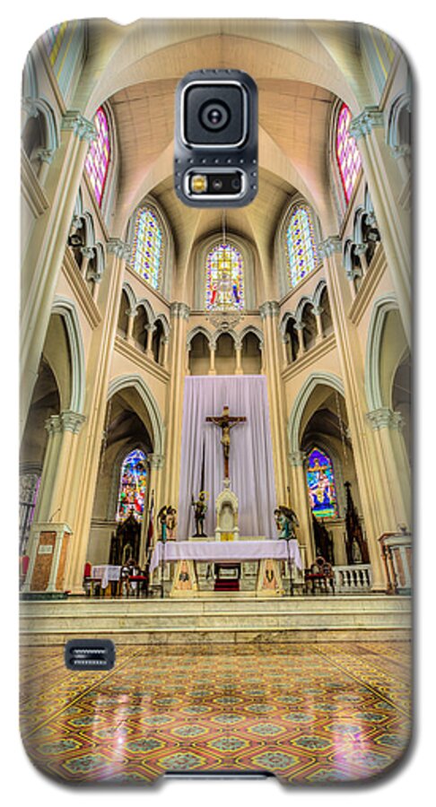 Altar Galaxy S5 Case featuring the photograph Iglesia de San Isidro de Coronado in Costa Rica Vertical by Andres Leon