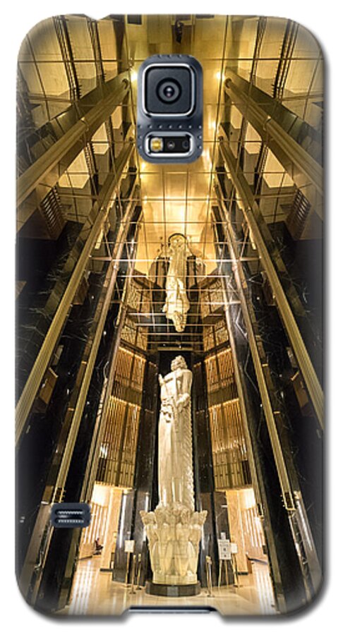 Statue Galaxy S5 Case featuring the photograph God of Peace by Mike Evangelist