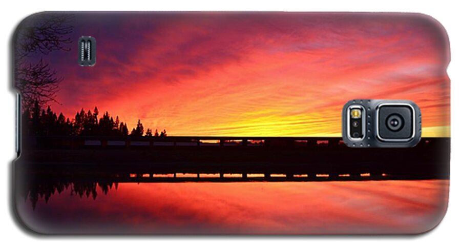 Sunset Galaxy S5 Case featuring the photograph Inner Glow Sunset by Marilyn MacCrakin