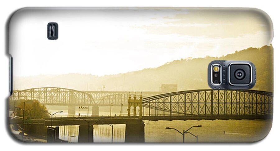 Pittsburgh Galaxy S5 Case featuring the photograph Into the Light by Joe Winkler