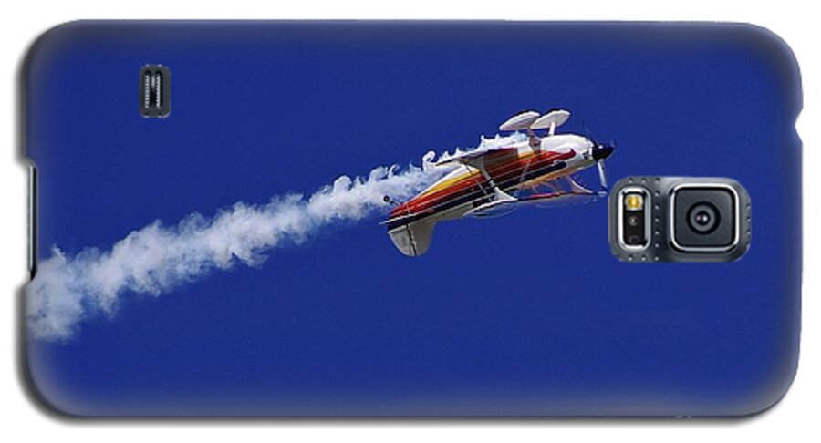 Vero Beach Airshow Galaxy S5 Case featuring the photograph Inverted Bi Wing by Don Youngclaus