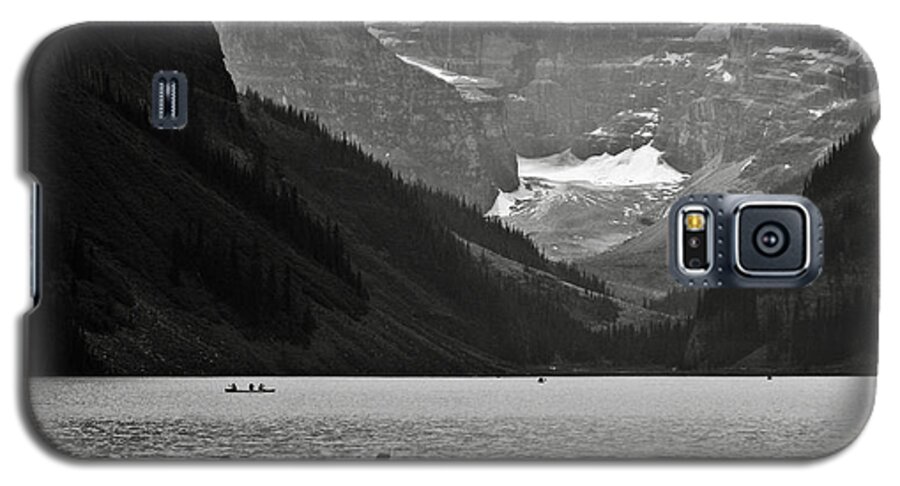Lake Louise Galaxy S5 Case featuring the photograph Kayak on Lake Louise by RicardMN Photography