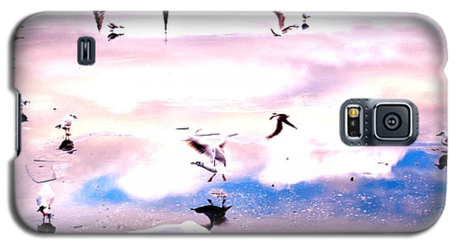 Reykjavik Birdlife Galaxy S5 Case featuring the photograph Lake Sonata by HweeYen Ong