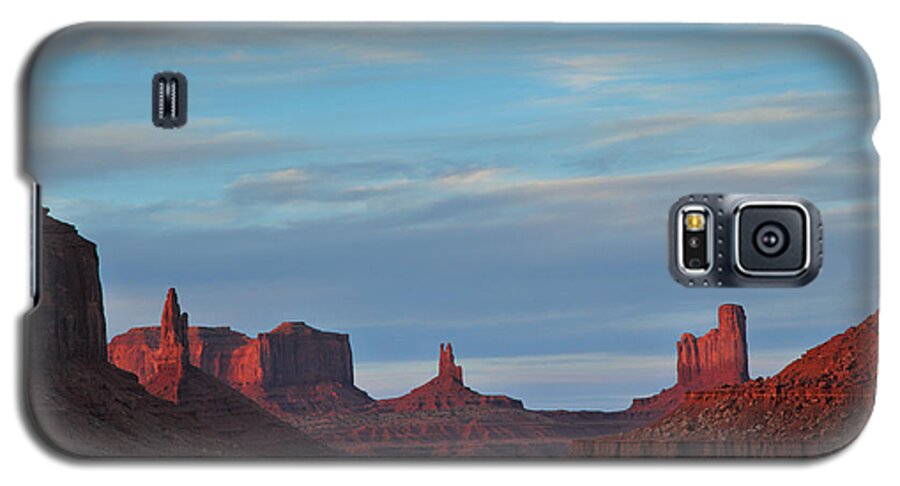 Sunset Galaxy S5 Case featuring the photograph Last Light in Monument Valley by Alan Vance Ley