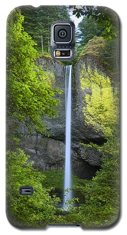 Water Galaxy S5 Case featuring the photograph Latourell Falls by Jon Ares