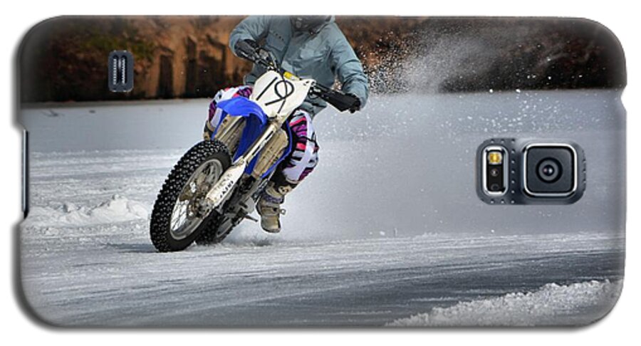 Ice Racing Galaxy S5 Case featuring the photograph Leader O' Da Pack by Robert McCubbin