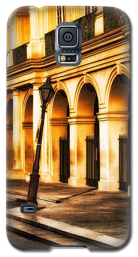 Lamp Post Galaxy S5 Case featuring the photograph Leaning Lamp Post by Brenda Bryant