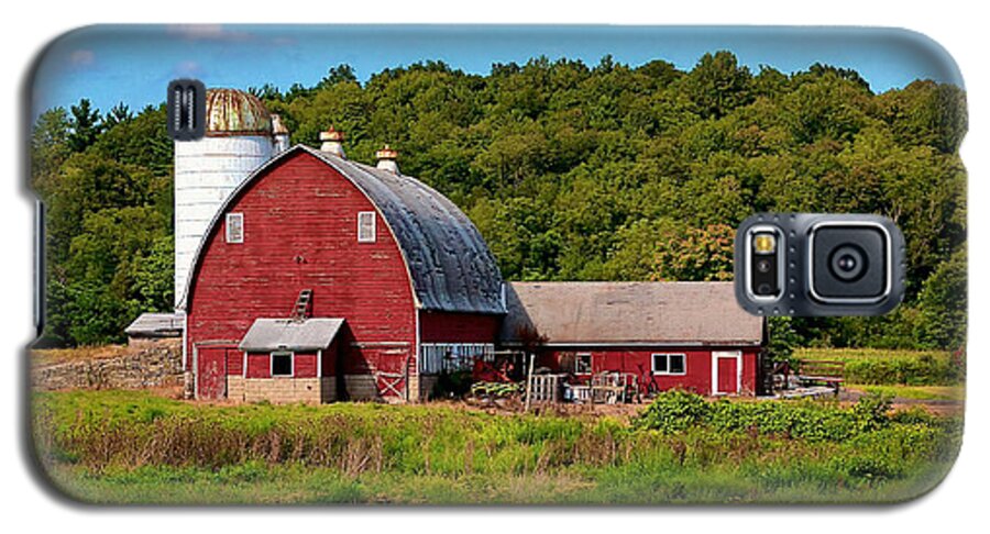 Little Red Barn Galaxy S5 Case featuring the photograph Little Red Barn by Mark Miller