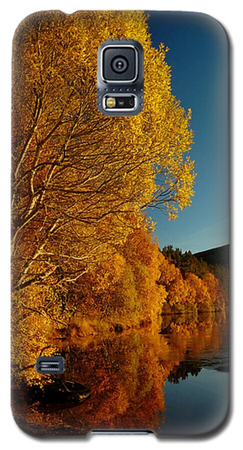 Loch Laide Galaxy S5 Case featuring the photograph Loch Laide by Gavin Macrae