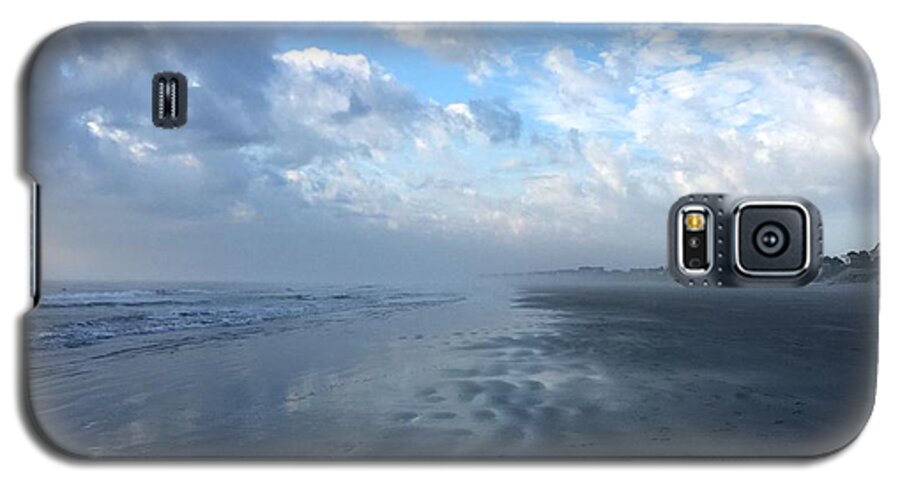 Beach Galaxy S5 Case featuring the photograph Looking South by M West