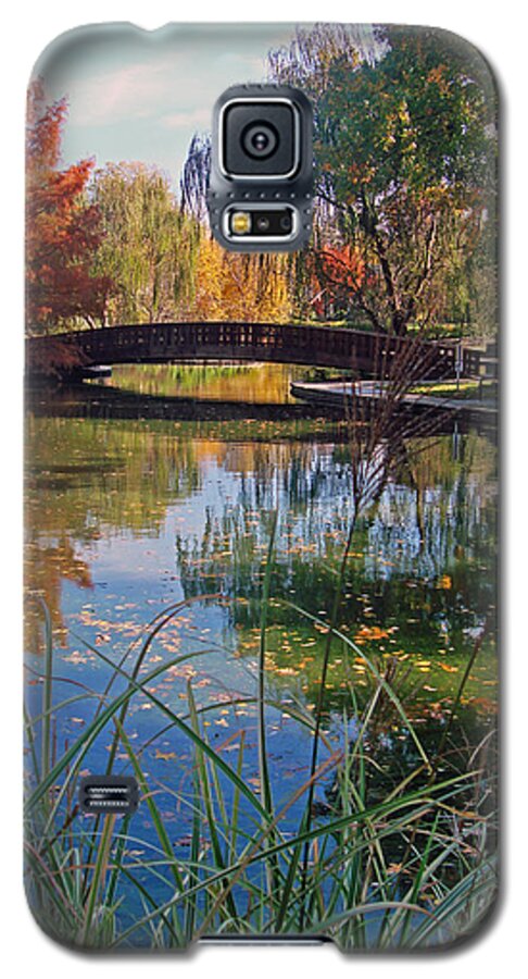 Park Galaxy S5 Case featuring the photograph Loose Park in Autumn by Ellen Tully