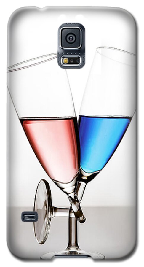 Bending Galaxy S5 Case featuring the photograph Love by Gert Lavsen