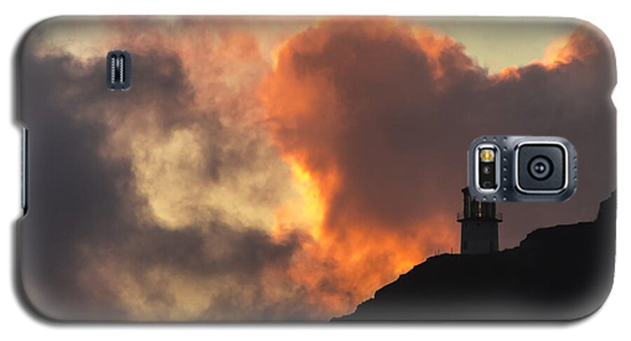 Hawaii Galaxy S5 Case featuring the photograph Makapuu Lighthouse Sunrise 1 by Leigh Anne Meeks