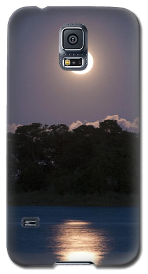 Full Moon Galaxy S5 Case featuring the photograph Masonboro Moonrise by Phil Mancuso