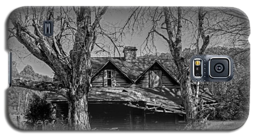 Hh Photography Of Florida Galaxy S5 Case featuring the photograph Memories of Ages Past B W by HH Photography of Florida